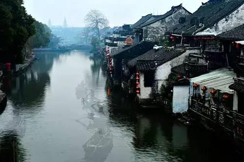 逃出平静乡村